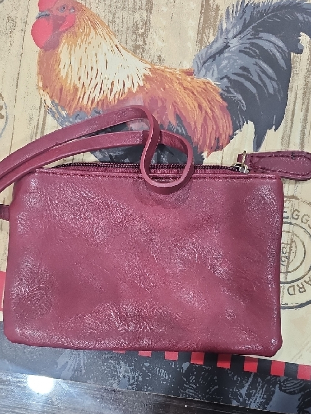 Stylish Red Leather Crossbody Bag with Matching Pouch - Picture 4 of 6
